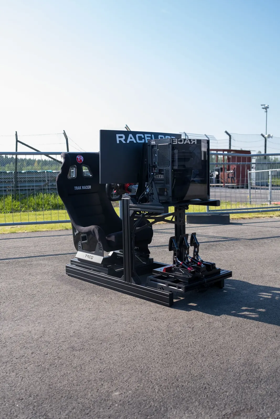 RaceLoop Steg 1 — komplett sim racing rigg